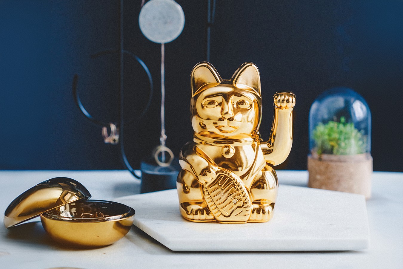 Winkekatze Lucky Cat Cosmic shiny gold