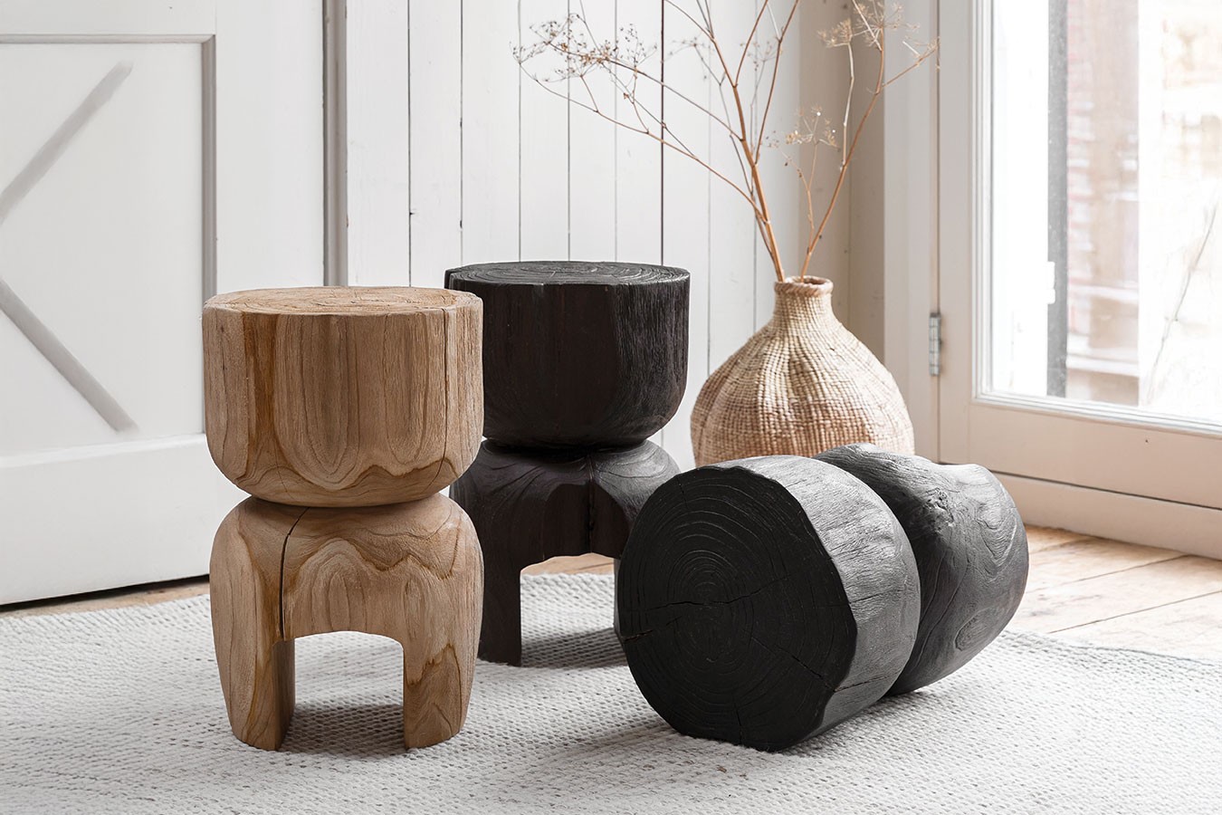 Beisteller Amber recycletes Teakholz schwarz