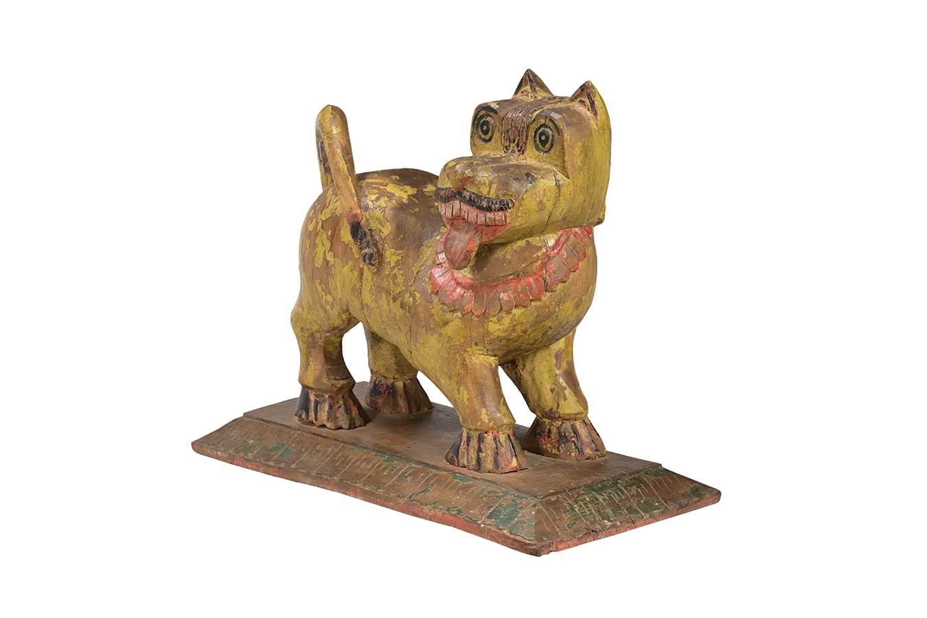 Löwenfigur auf Sockel