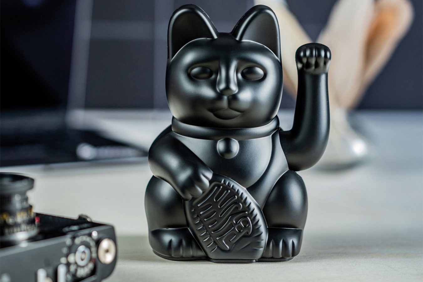 Winkekatze Lucky Cat schwarz matt