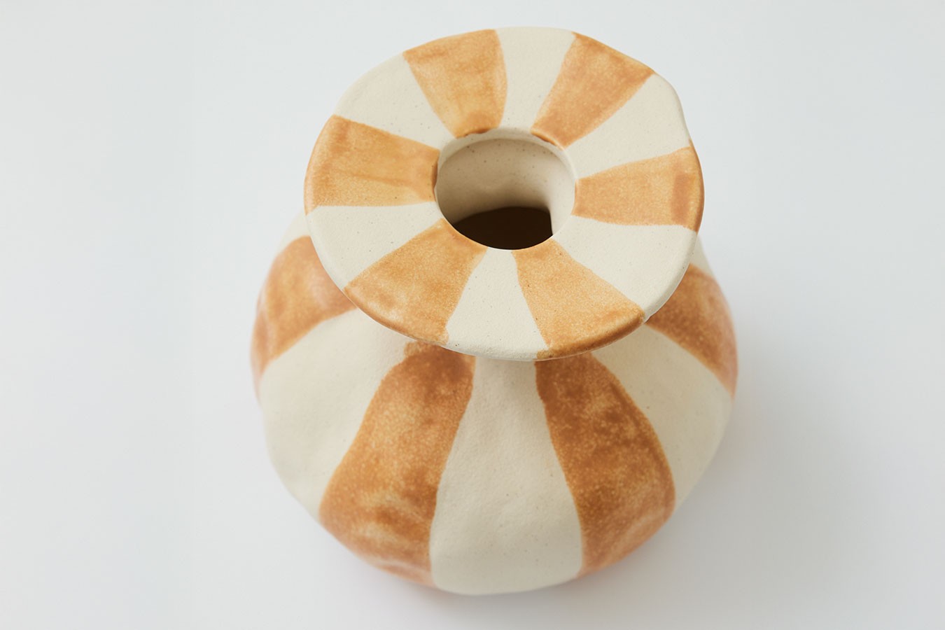 Dekovase Raja orangeweiss klein